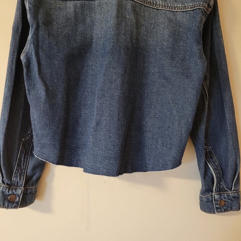 NWT Kut from the Kloth Women's Lana Cropped Cut Off Jean Denim Jacket Size Large - Picture 7 of 9